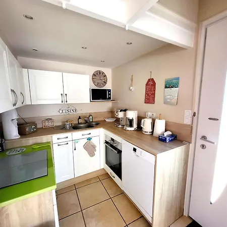 Дом отдыха Maison De Pecheur Moderne Avec Terrasse, Proche Et Commerce - Barbecue - Wifi Gratuit - Fr-1-92-950 Ле-Сабль-д’Олон